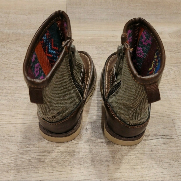 Carter's boots size 5 toddler - Picture 6 of 7